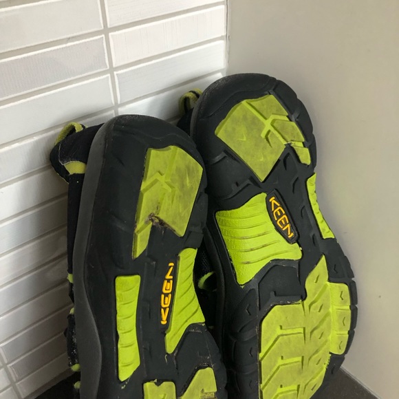 Keens kids lime green & black - Picture 9 of 11